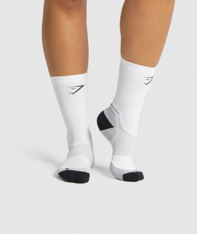 Gymshark Crew Performance Men's Socks White | UAE-21LBJT