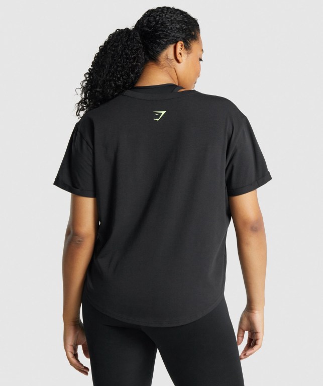 Gymshark Apollo Graphic Women's T Shirts Black | UAE-69XKWY