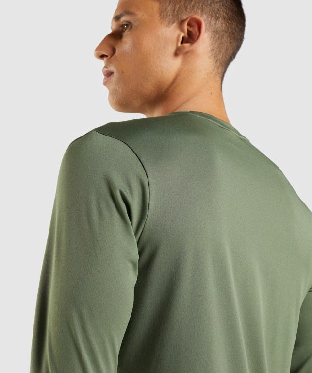 Gymshark Arrival Men's T Shirts Olive | UAE-29SNBF