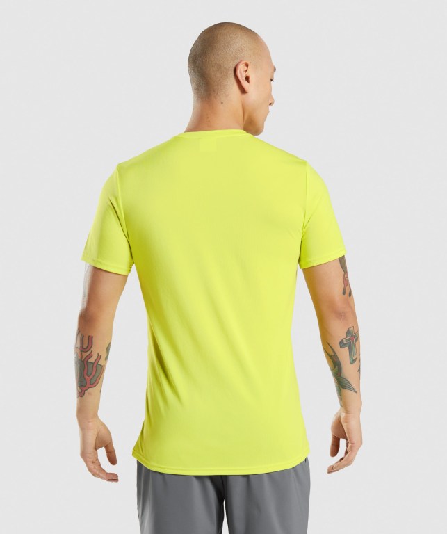 Gymshark Arrival Men's T Shirts Yellow | UAE-39OQAR