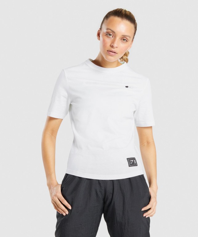 Gymshark CTY Women\'s T Shirts White | UAE-24WYQH