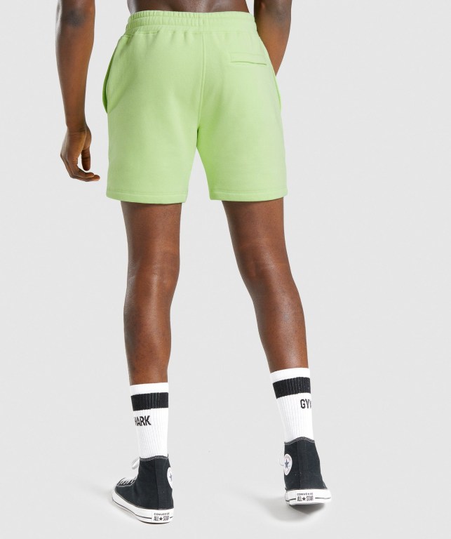 Gymshark Crest Men's Shorts Green | UAE-58WDKZ