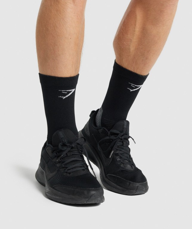 Gymshark Crew Performance Men's Socks Black | UAE-19UXWH