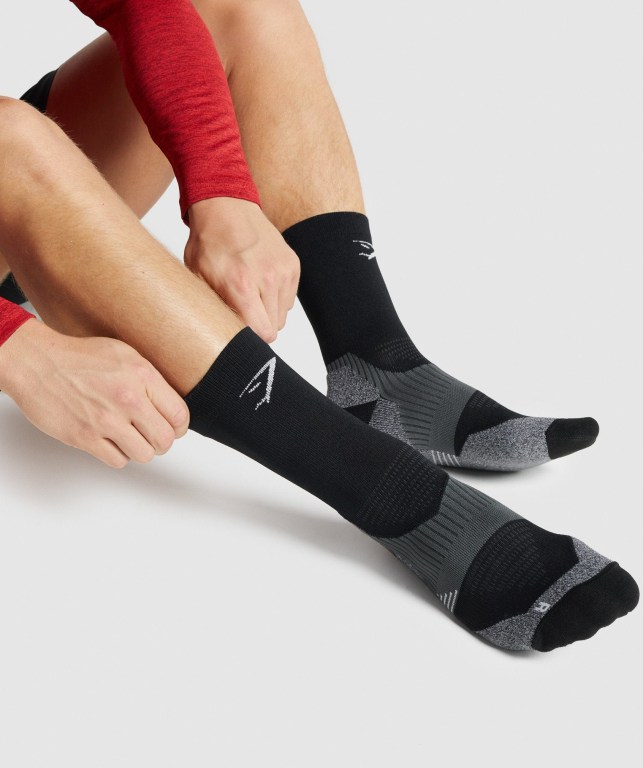 Gymshark Crew Performance Men's Socks Black | UAE-19UXWH