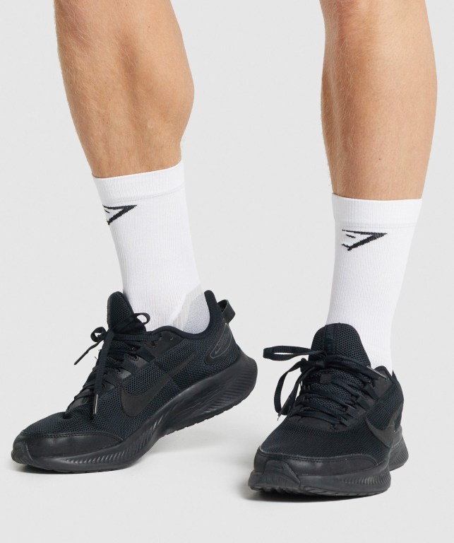 Gymshark Crew Performance Men's Socks White | UAE-21LBJT