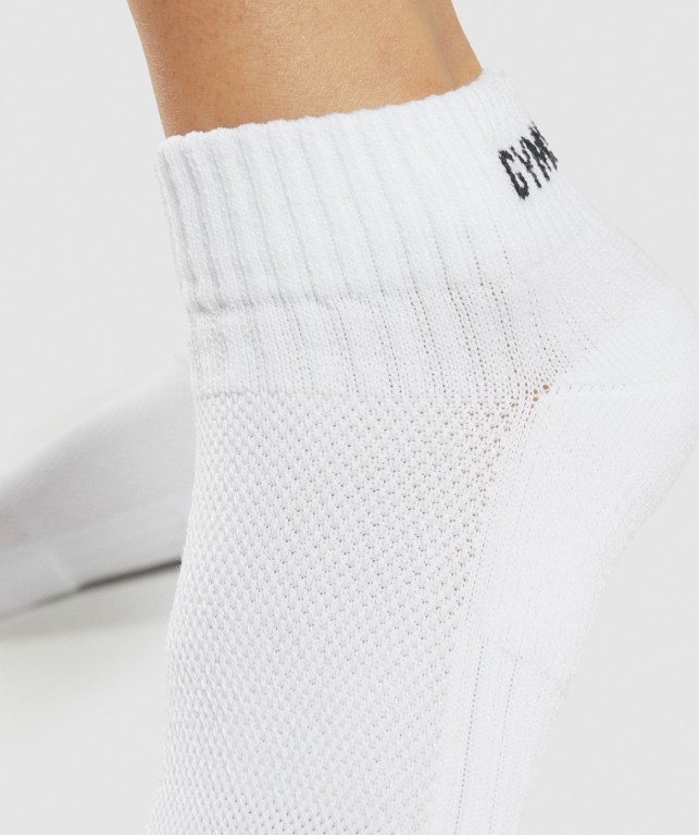 Gymshark Jacquard Quarter 3pk Men's Socks White | UAE-50GDAO