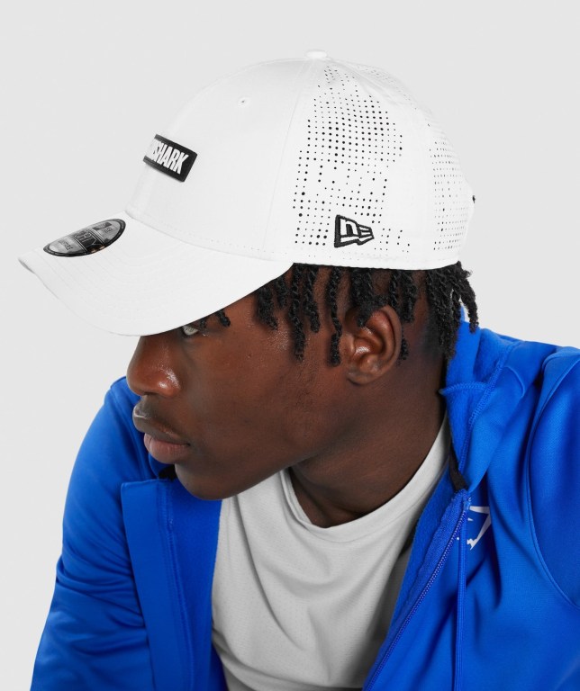 Gymshark New Era GS 9Forty Mesh Snapback Men's Headwear White | UAE-72YERO