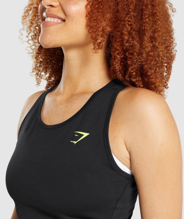 Gymshark Pulse Crop Women's Tank Tops Black | UAE-30OQXG