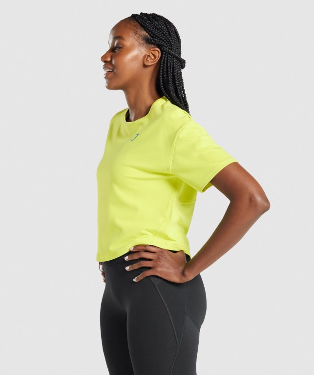 Gymshark Pulse Women's T Shirts Yellow | UAE-37EAUT