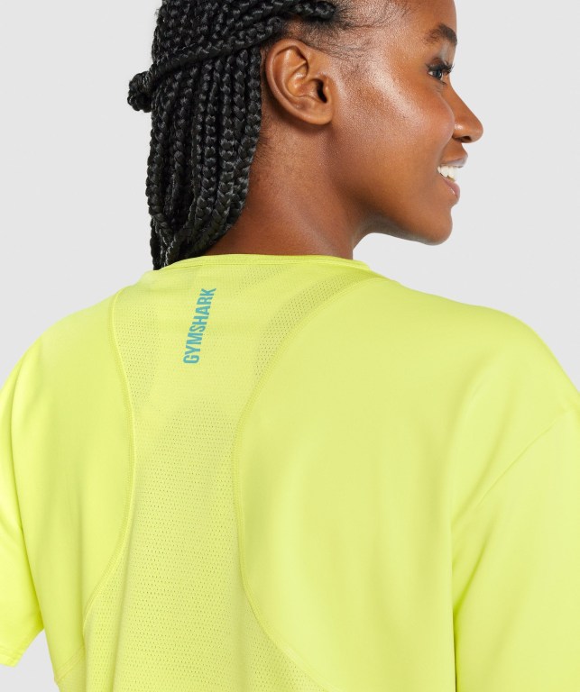 Gymshark Pulse Women's T Shirts Yellow | UAE-37EAUT