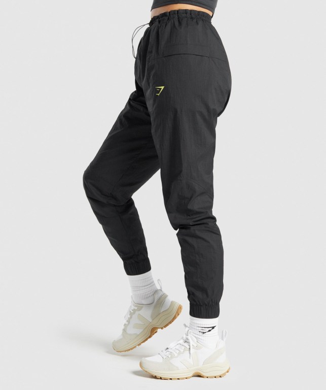 Gymshark Pulse Woven Women's Joggers Black | UAE-76IQJS