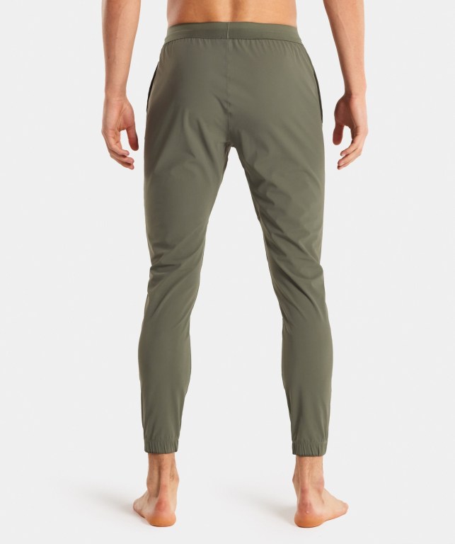 Gymshark Studio Men's Joggers Green | UAE-02IXMU