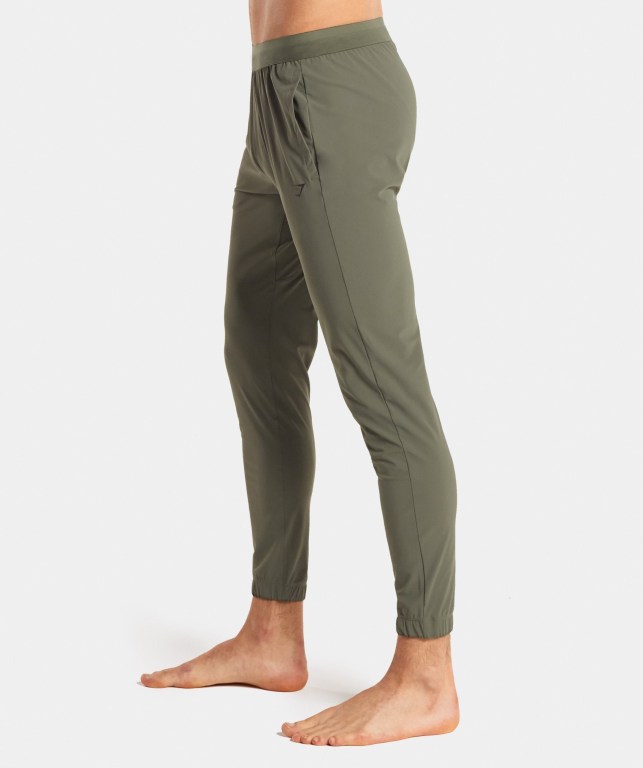 Gymshark Studio Men's Joggers Green | UAE-02IXMU