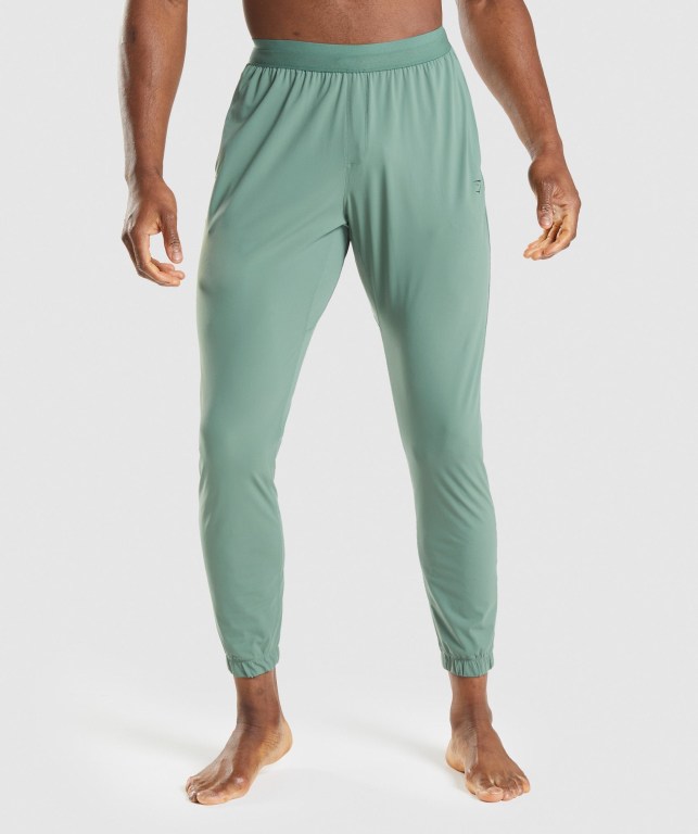 Gymshark Studio Men\'s Joggers Green | UAE-32RWYO