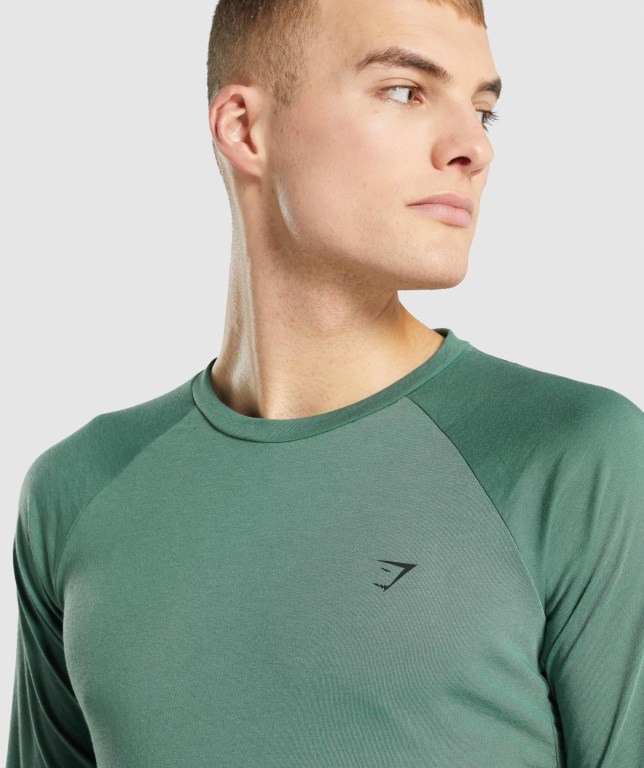 Gymshark Studio Men's T Shirts Green | UAE-40SANG