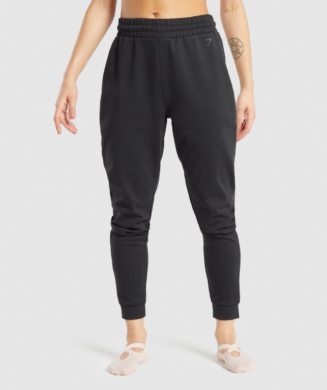 Gymshark Studio Women\'s Joggers Black | UAE-13XBZR