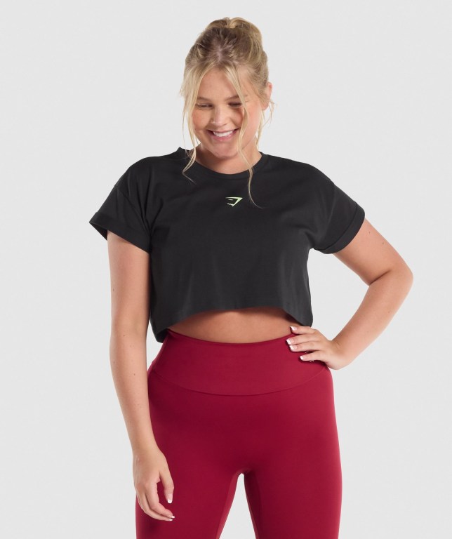 Gymshark Training Alone Graphic Crop Women's T Shirts Black | UAE-95SFMH