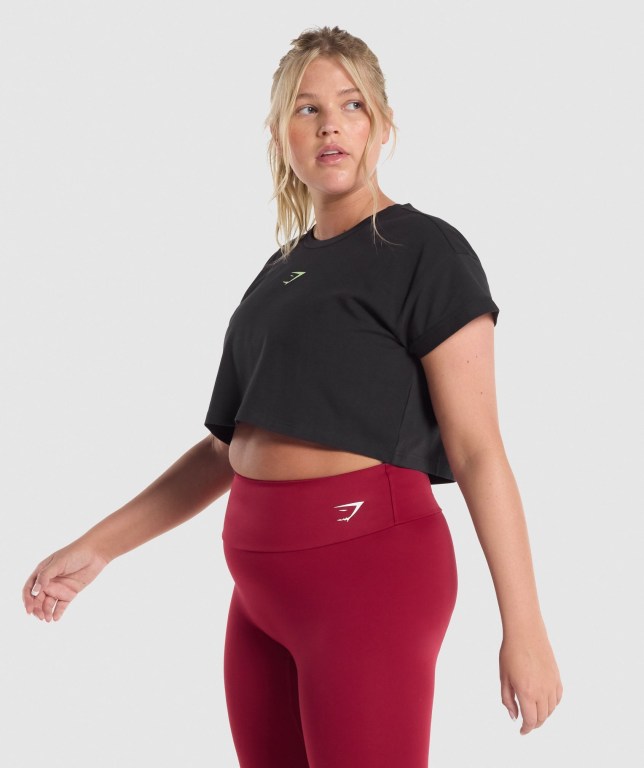 Gymshark Training Alone Graphic Crop Women's T Shirts Black | UAE-95SFMH