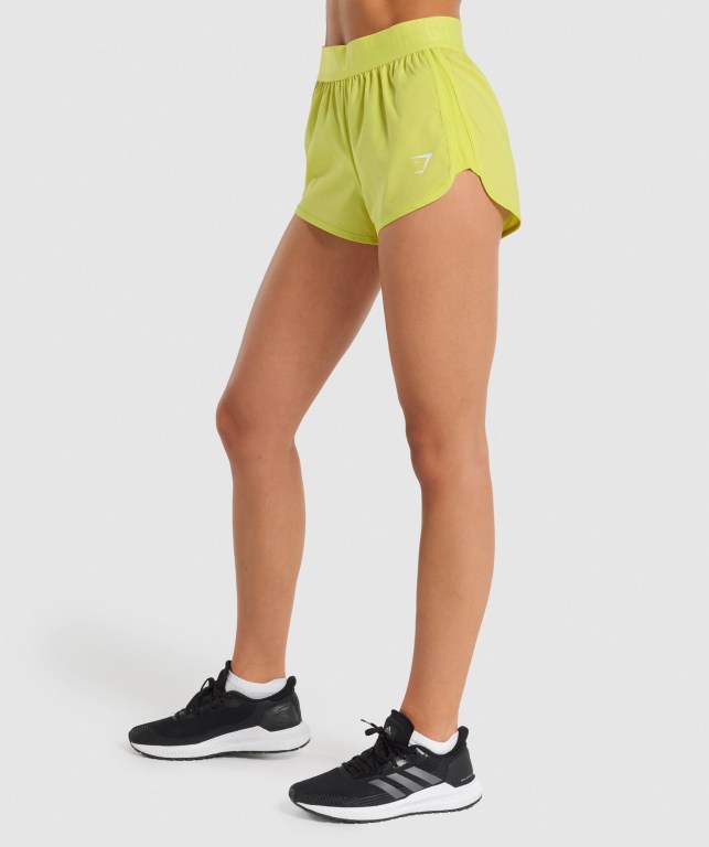 Gymshark Training Loose Fit Women's Shorts Yellow | UAE-46VKXW