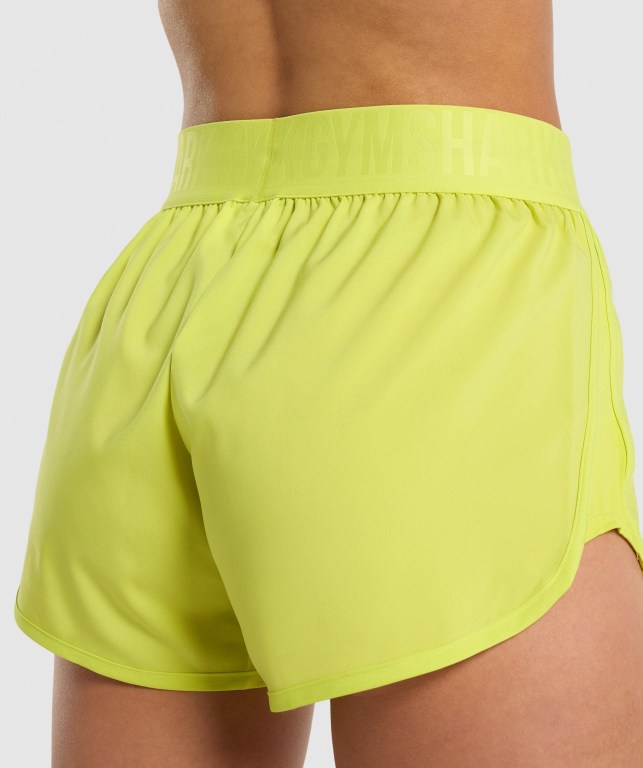 Gymshark Training Loose Fit Women's Shorts Yellow | UAE-46VKXW