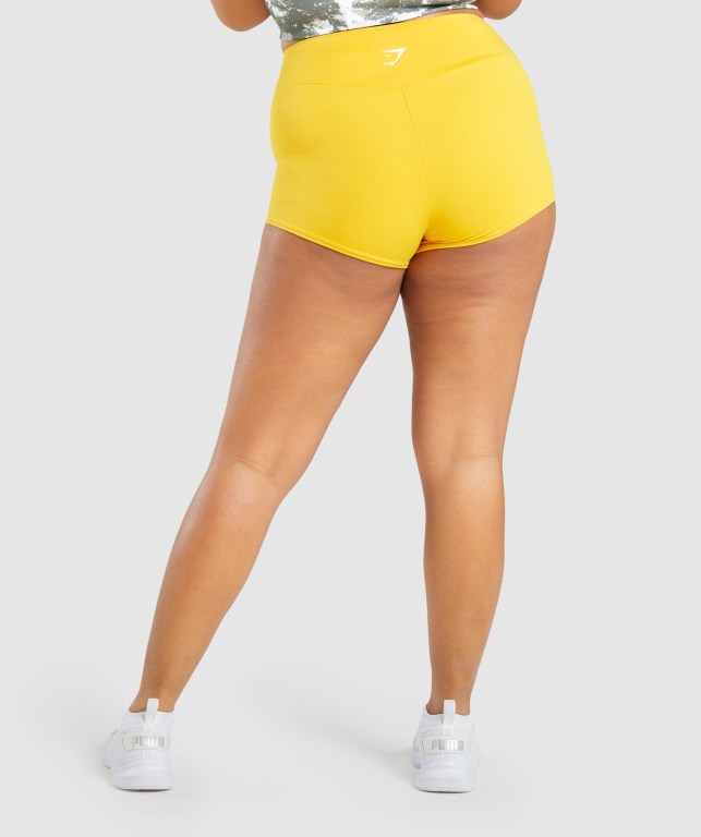 Gymshark Training Short Length Women's Shorts Yellow | UAE-72QPTX