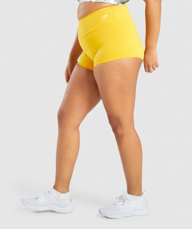 Gymshark Training Short Length Women's Shorts Yellow | UAE-72QPTX