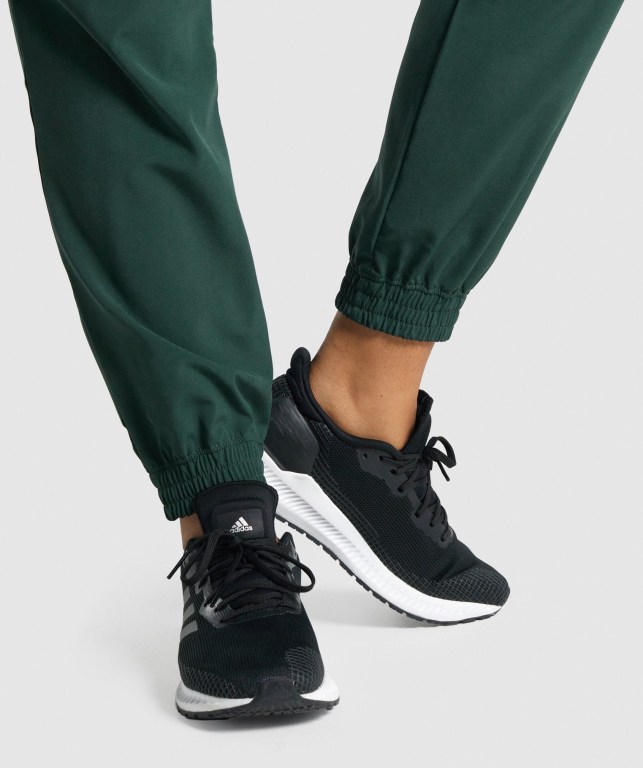 Gymshark Training Woven Women's Joggers Dark Green | UAE-32CZTA