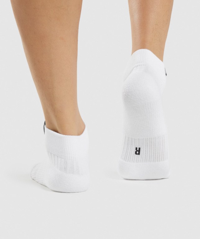 Gymshark Woven Tab Sneaker 3pk Men's Socks White | UAE-36LRVA